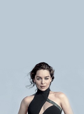 Fireheartes Emilia Clarke For Harpers Bazaar (2 photos)