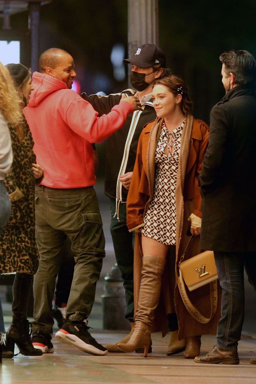 Florence Pugh And Zach Braff Night Out With Friends Los Angeles