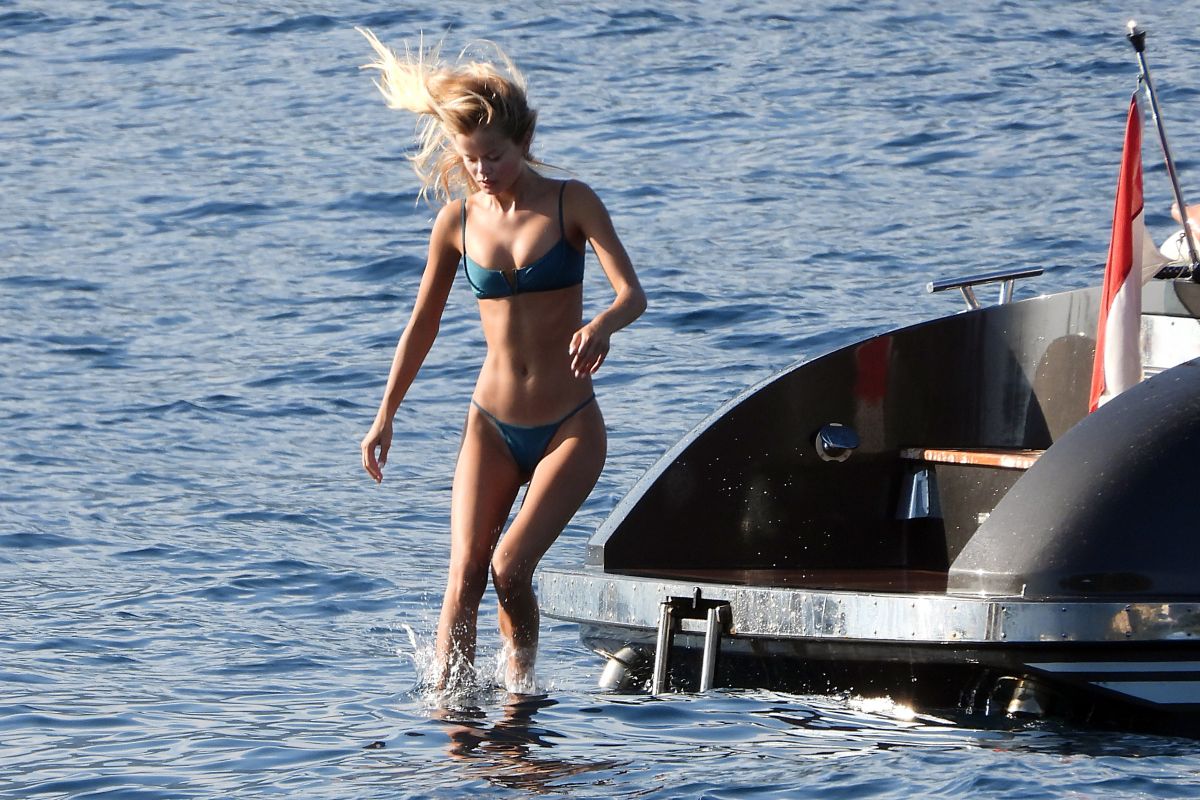 Frida Aasen Bikini Yacht France