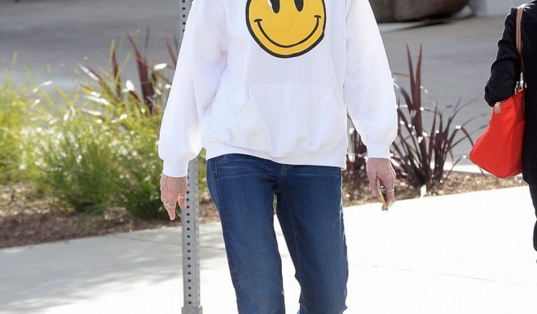 Geena Davis Out And About Los Angeles (7 photos)