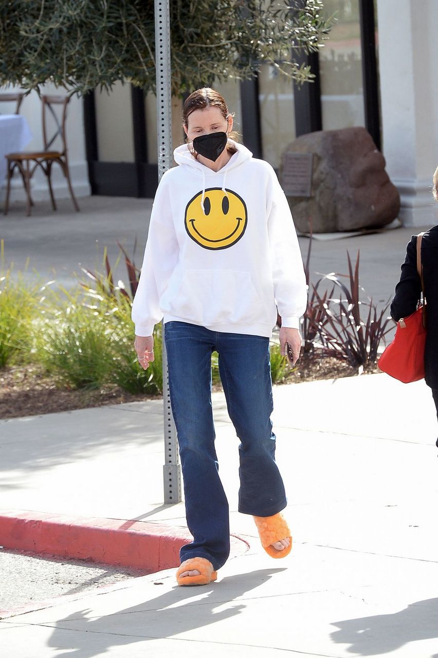 Geena Davis Out And About Los Angeles
