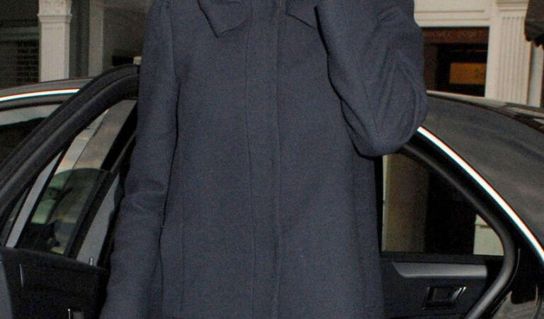 Gemma Arterton Arrives Chiltern Firehouse (16 photos)