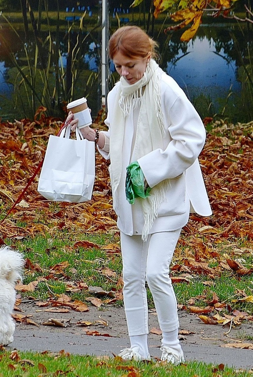 Geri Halliwell Out With Her Dog London