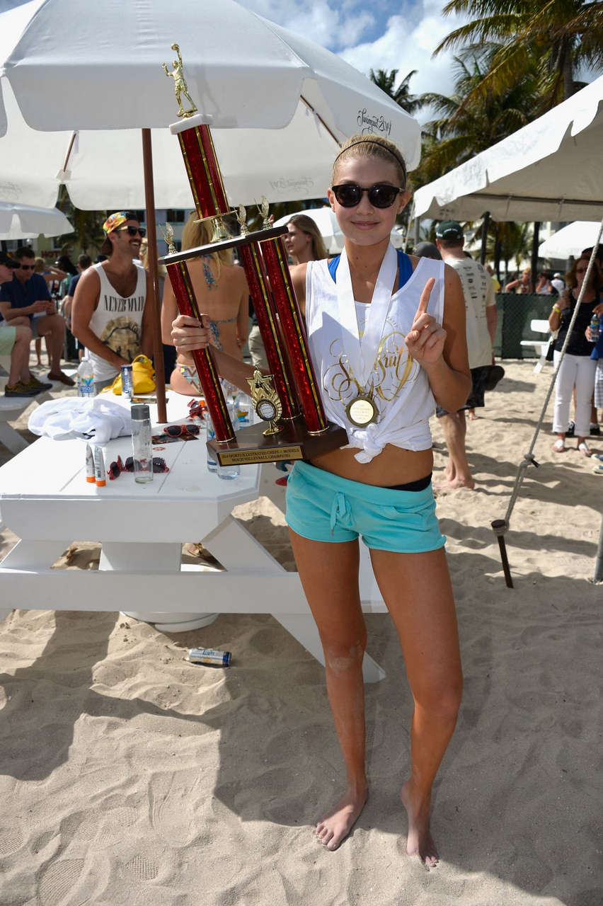Gigi Hadid Si Swimsuit Beach Volleyball Tournament Miami