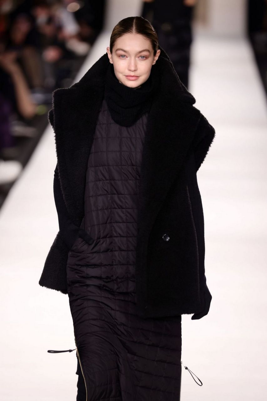 Gigi Hadid Walks Runway Max Mara Fashion Show Milan