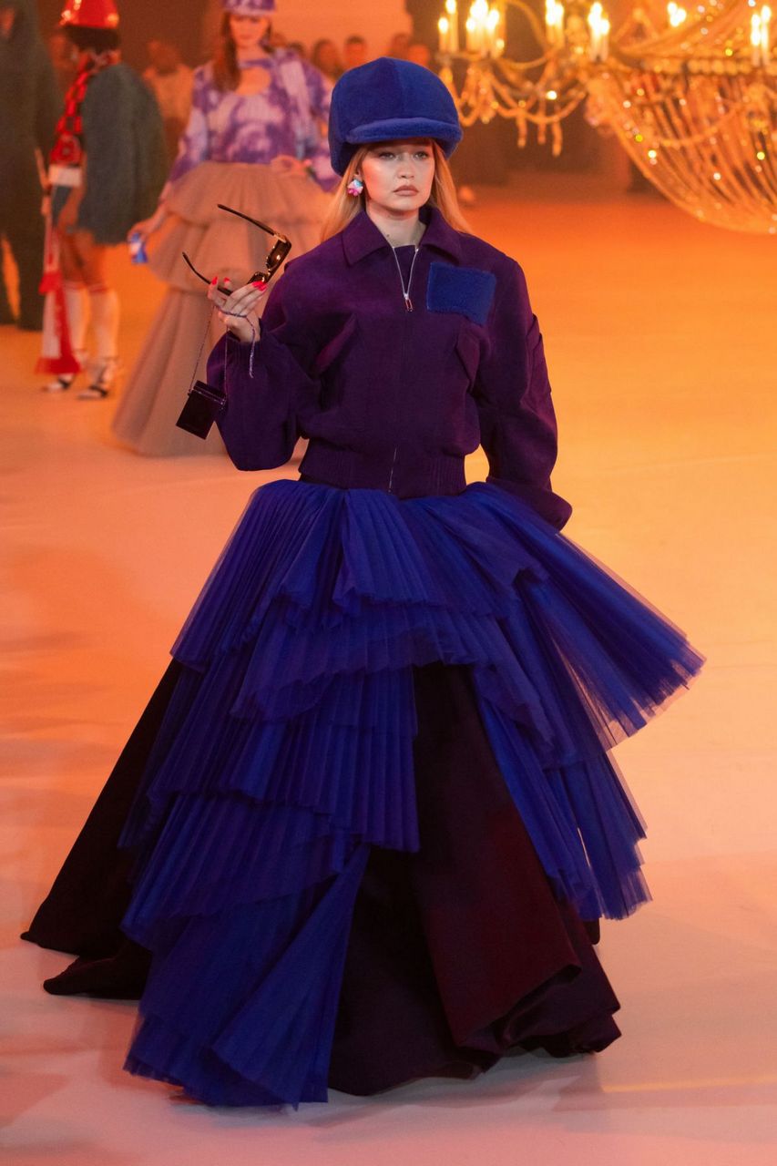 Gigi Hadid Walks Runway Off White Fashion Show Paris