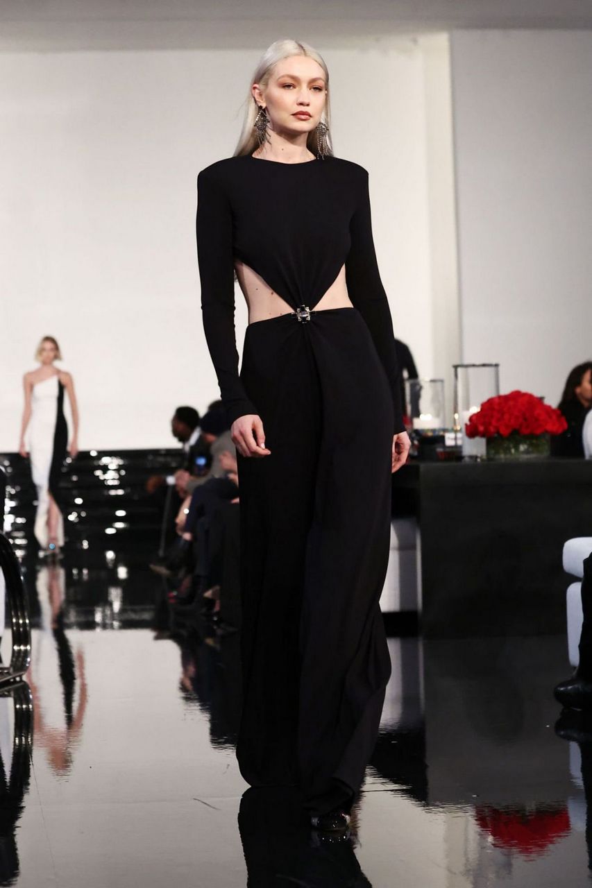 Gigi Hadid Walks Runway Ralph Lauren Fall 2022 Show New York