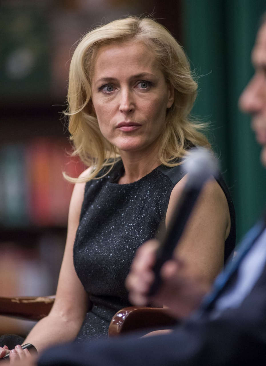 Gillian Anderson Conversation With Jeff Rovin Promotion New York