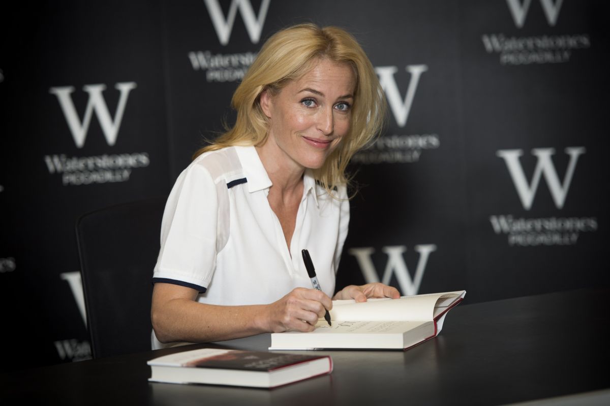 Gillian Anderson Vision Fire Book Signing London