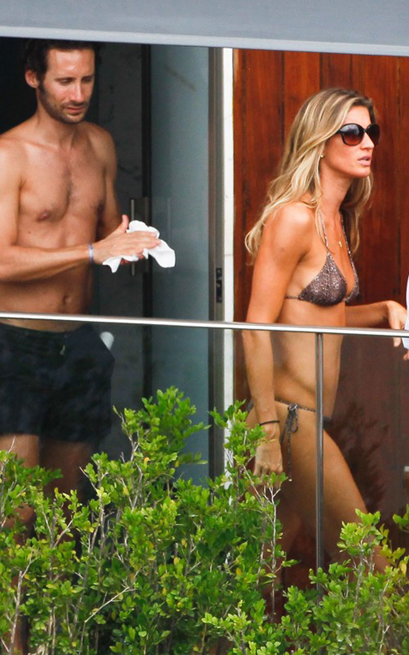 Gisele Bundchen Bikini Candids Her Way To Hotel Pool Rio De Janerio