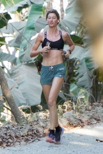 Gisele Bundchen Out Jogging Costa Rica