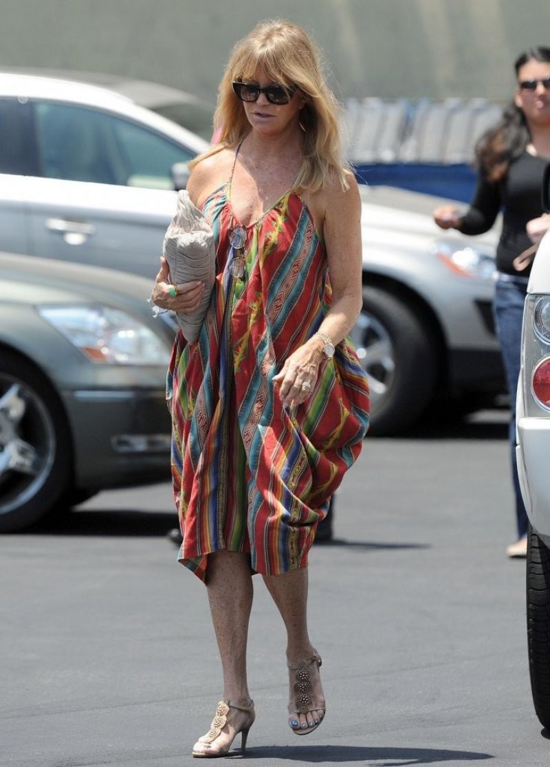 Goldie Hawn Arrives Tavern Restaurant Brentwood