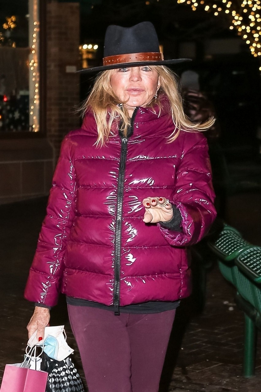 Goldie Hawn Out Shopping Aspen