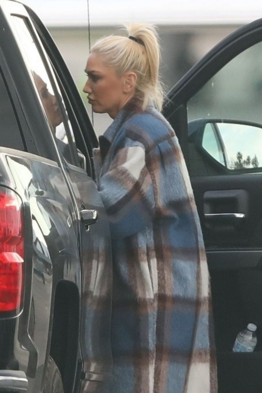 Gwen Stefani Arrives Van Nuys Airport