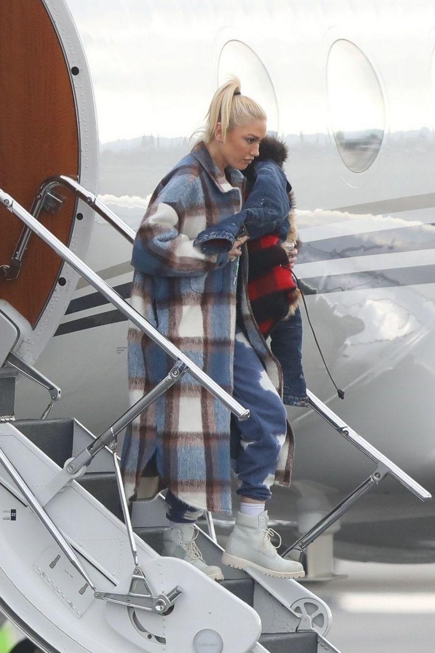 Gwen Stefani Arrives Van Nuys Airport