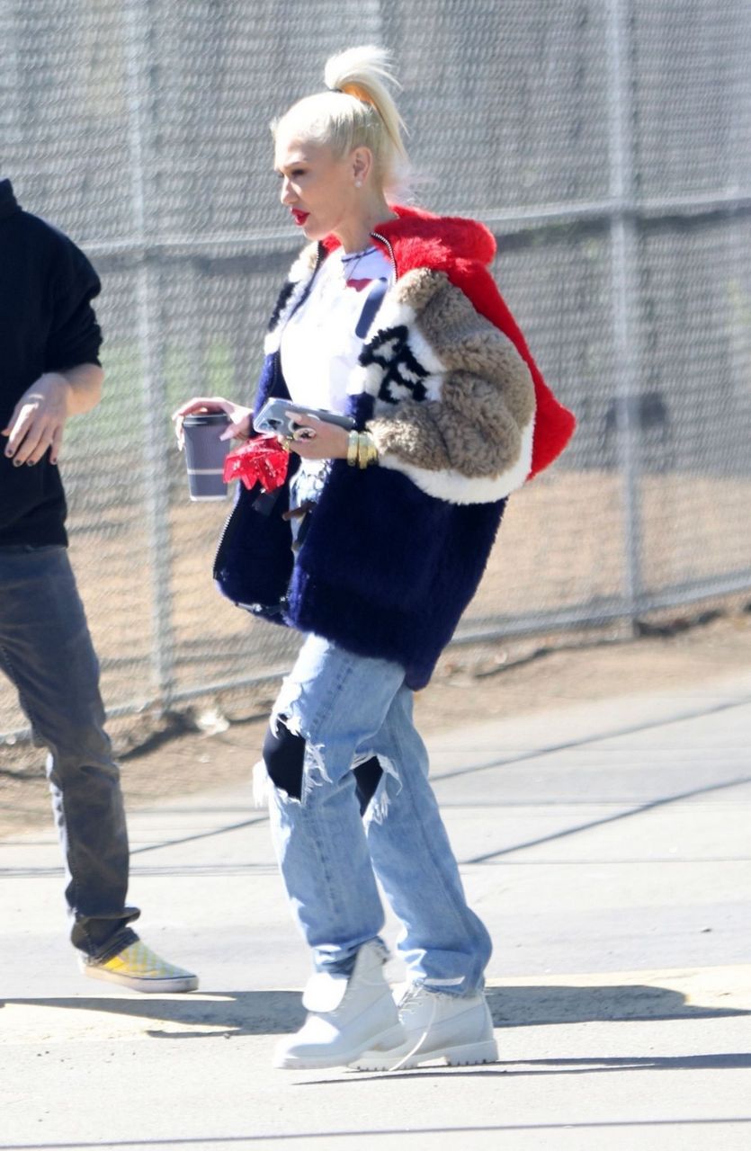 Gwen Stefani Her Son S Baseball Game Los Angeles