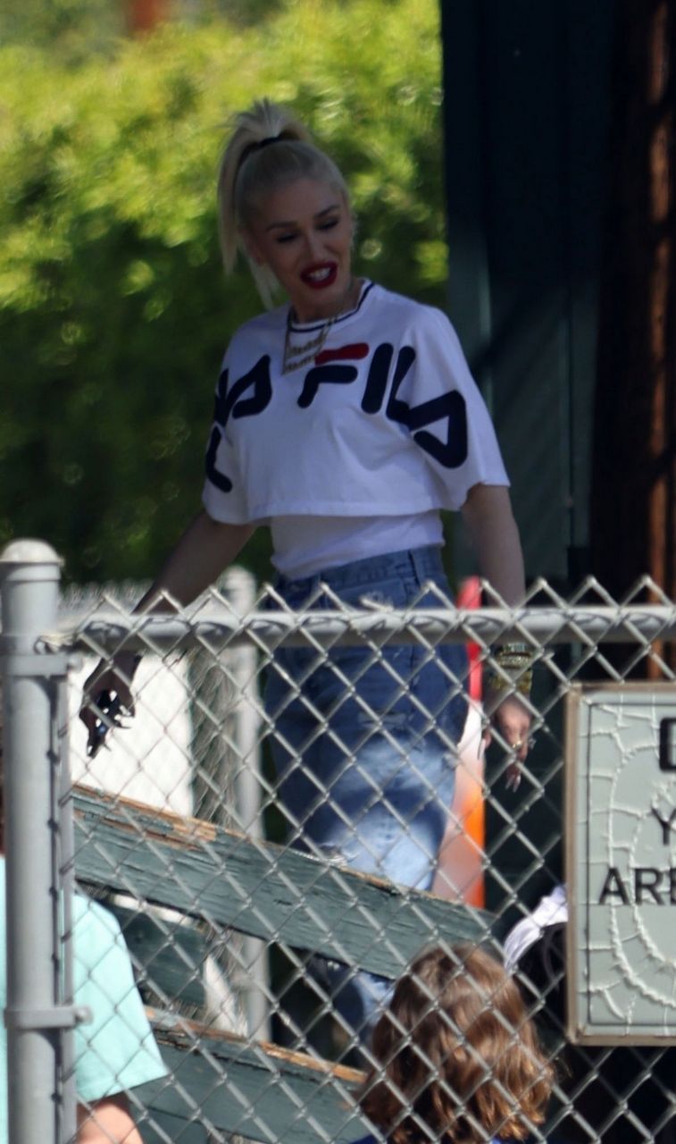 Gwen Stefani Her Son S Baseball Game Los Angeles
