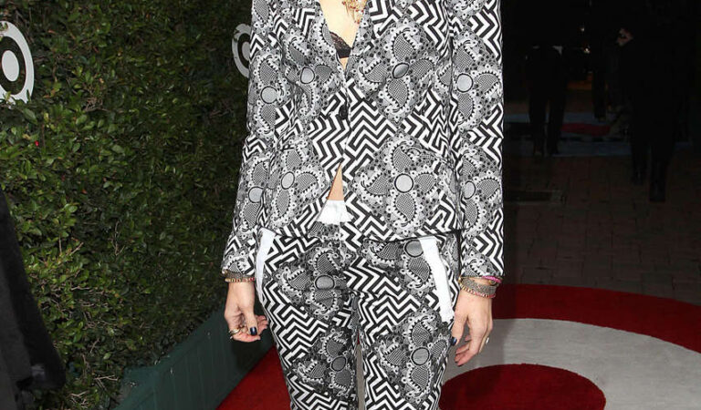 Gwen Stefani Launching Harajuku Mini Clothing Line In Los Angeles (63 photos)