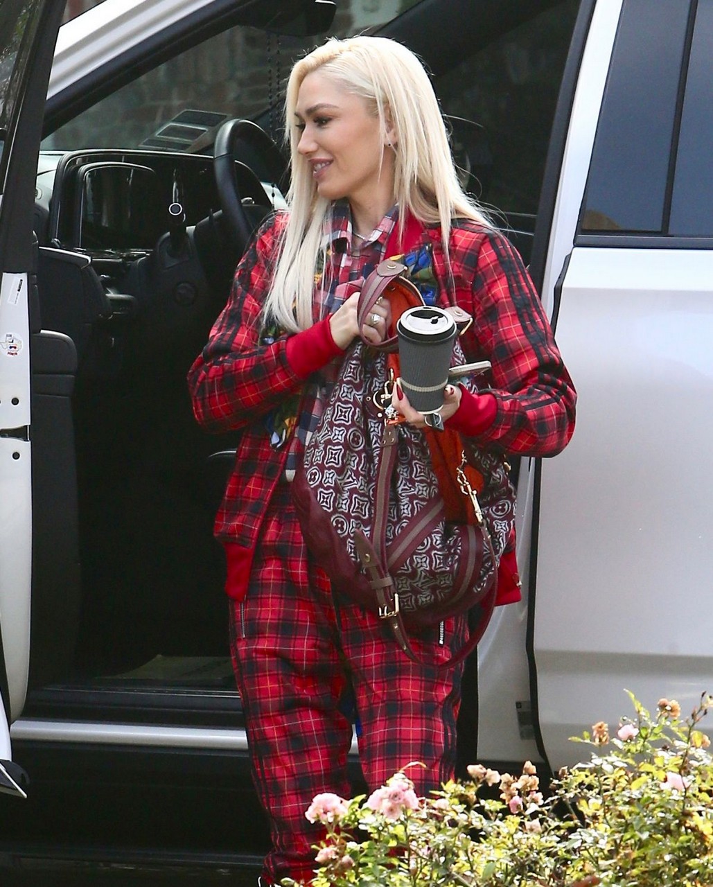 Gwen Stefani Out About Los Angeles