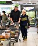 Gwen Stefani Out For Grocery Shopping Los Angeles