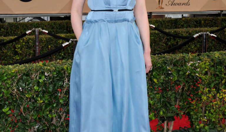 Gwendoline Christie Screen Actors Guild Awards 2016 Los Angeles (3 photos)