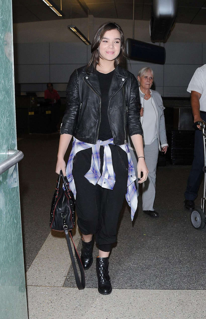 Hailee Steinfeld Arrives Los Angeles International Airport