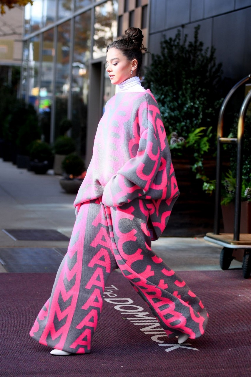Hailee Steinfeld Leaves Her Hotel New York