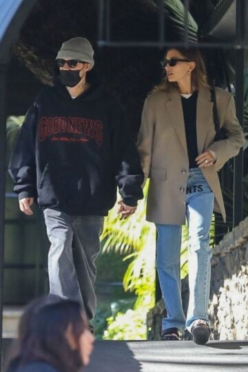 Hailey And Justin Bieber Out For Brunch Bel Air