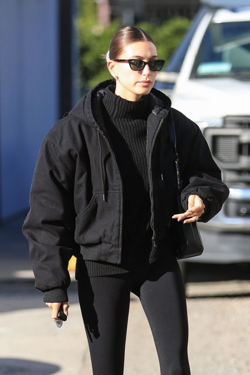 Hailey Bieber Heading To Pilates West Hollywood