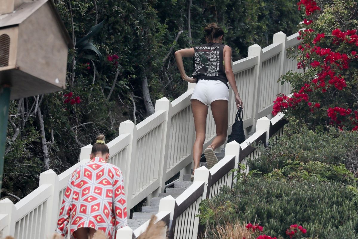 Hailey Bieber Kendall Jenner Beach House Malibu