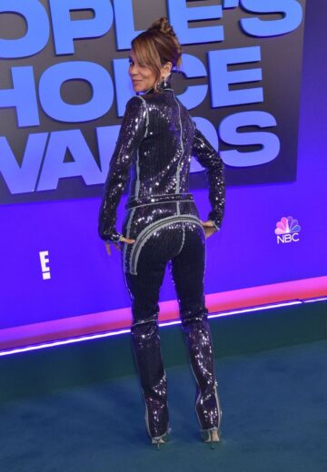 Halle Berry 47th People S Choice Awards Santa Monica