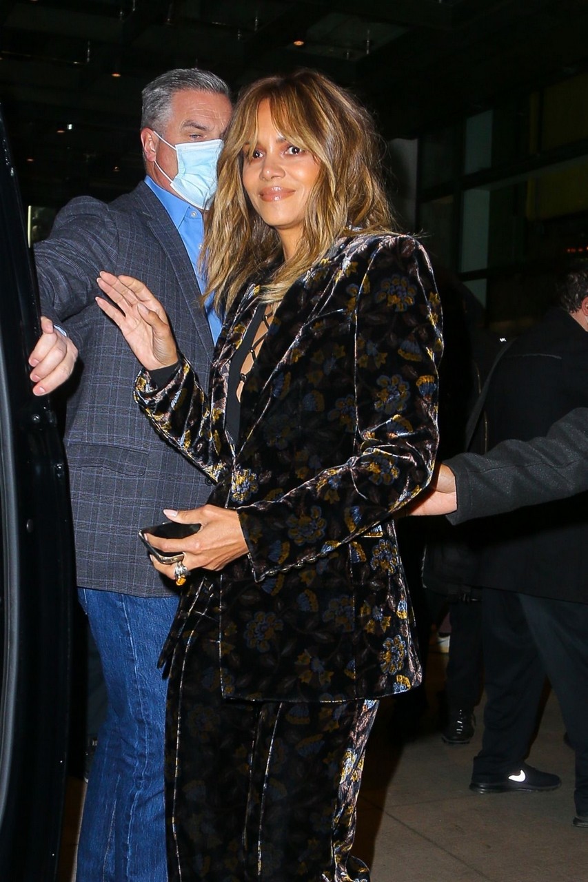 Halle Berry Leaves Her Hotel New York