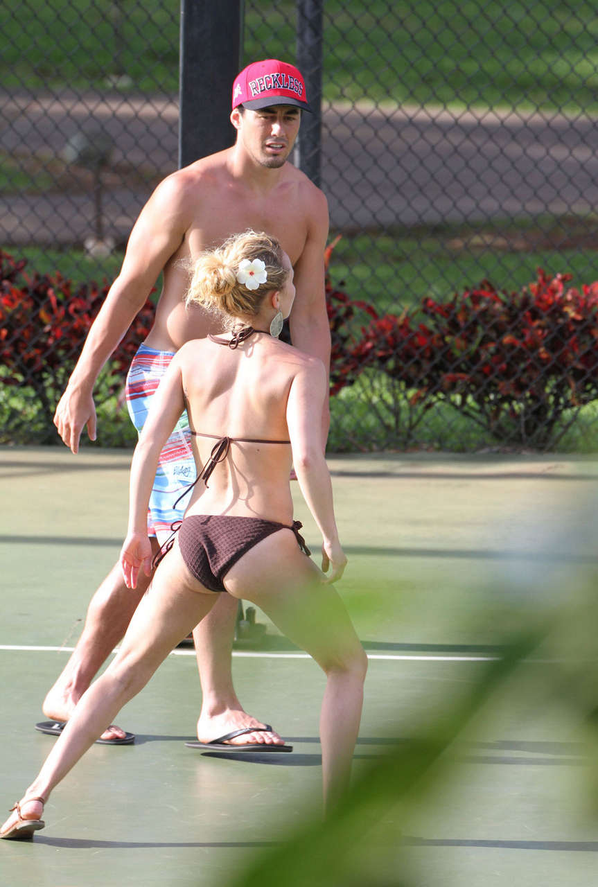 Hayden Panettiere Bikni Candids Playing Tennis Basketball Hawaii