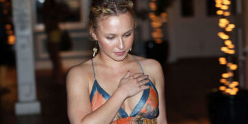 Hayden Panettiere Leaving Kimos Restaurant Maui