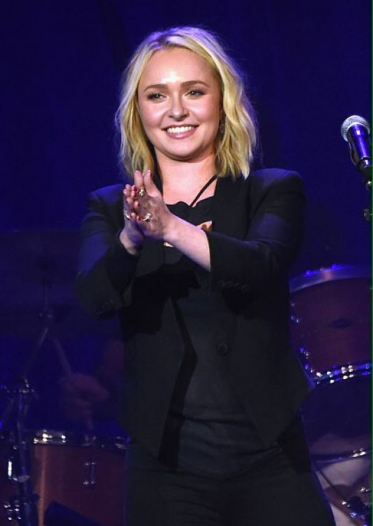 Hayden Panettiere Nshville For Africa Show Ryman Auditorium I Los Angeles