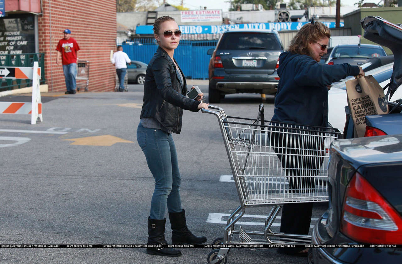 Hayden Panettiere Tight Jeans Leaving Whole Foods Hollywood