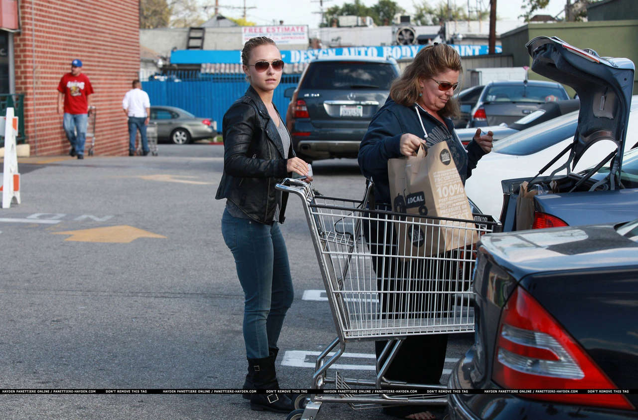 Hayden Panettiere Tight Jeans Leaving Whole Foods Hollywood