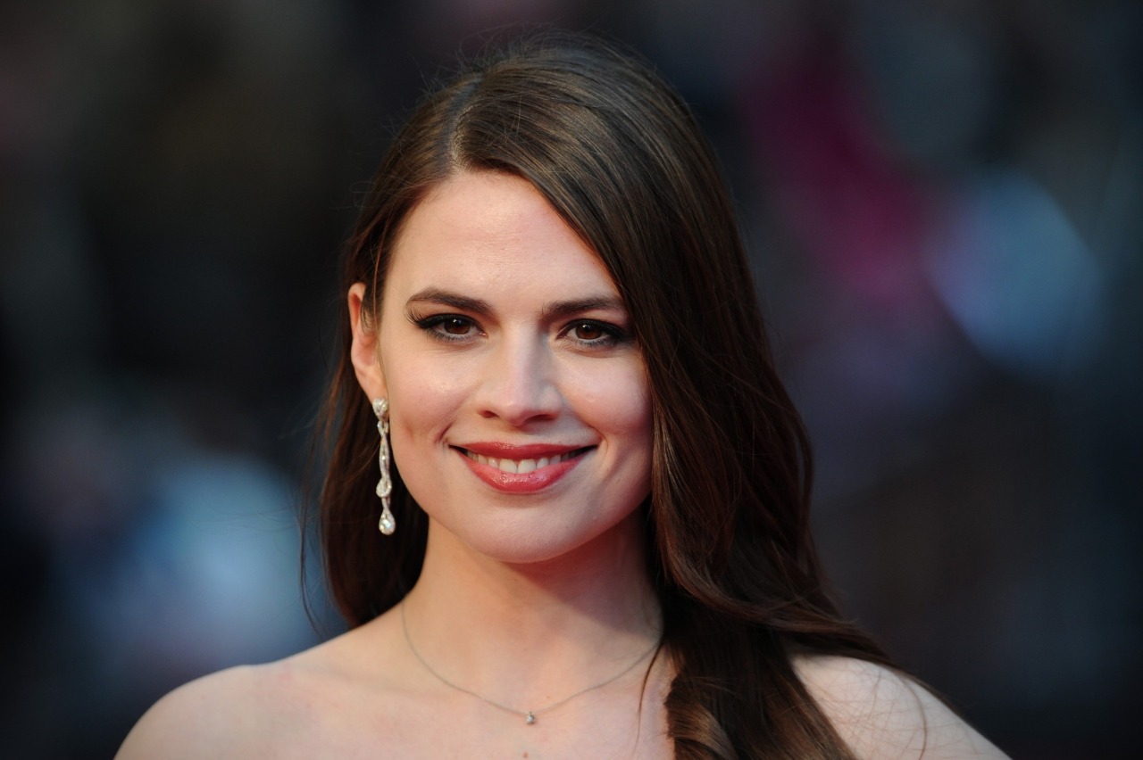 Hayley Atwell Is Gorgeous