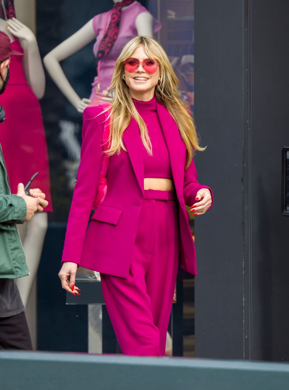 Heidi Klum Out Filming On Rodeo Drive Los Angeles