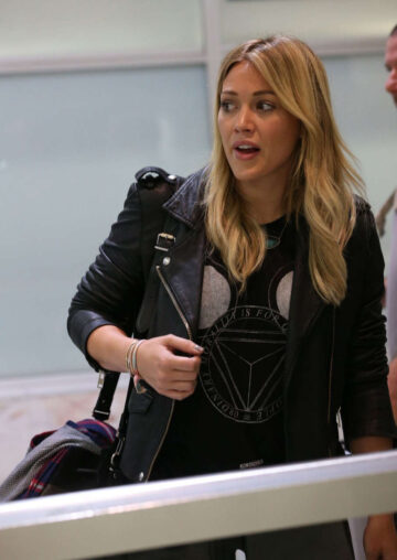 Hilary Duff Arrives Airport Sydney