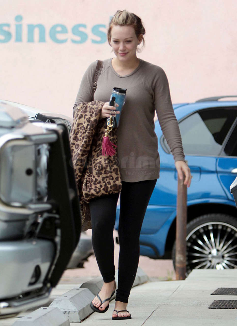 Hilary Duff Heading To Gym
