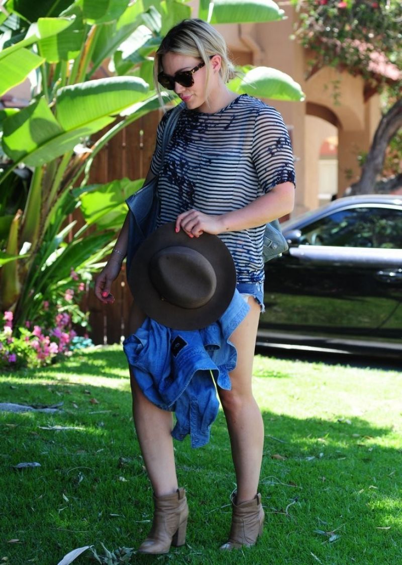 Hilary Duff Jeans Shorts Friends House Hollywood