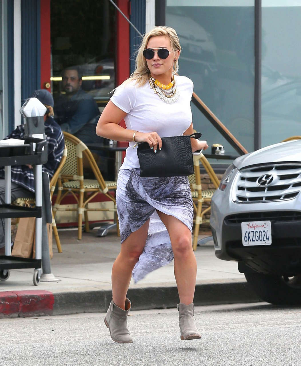 Hilary Duff Leaves La Conversation Cafe West Hollywood