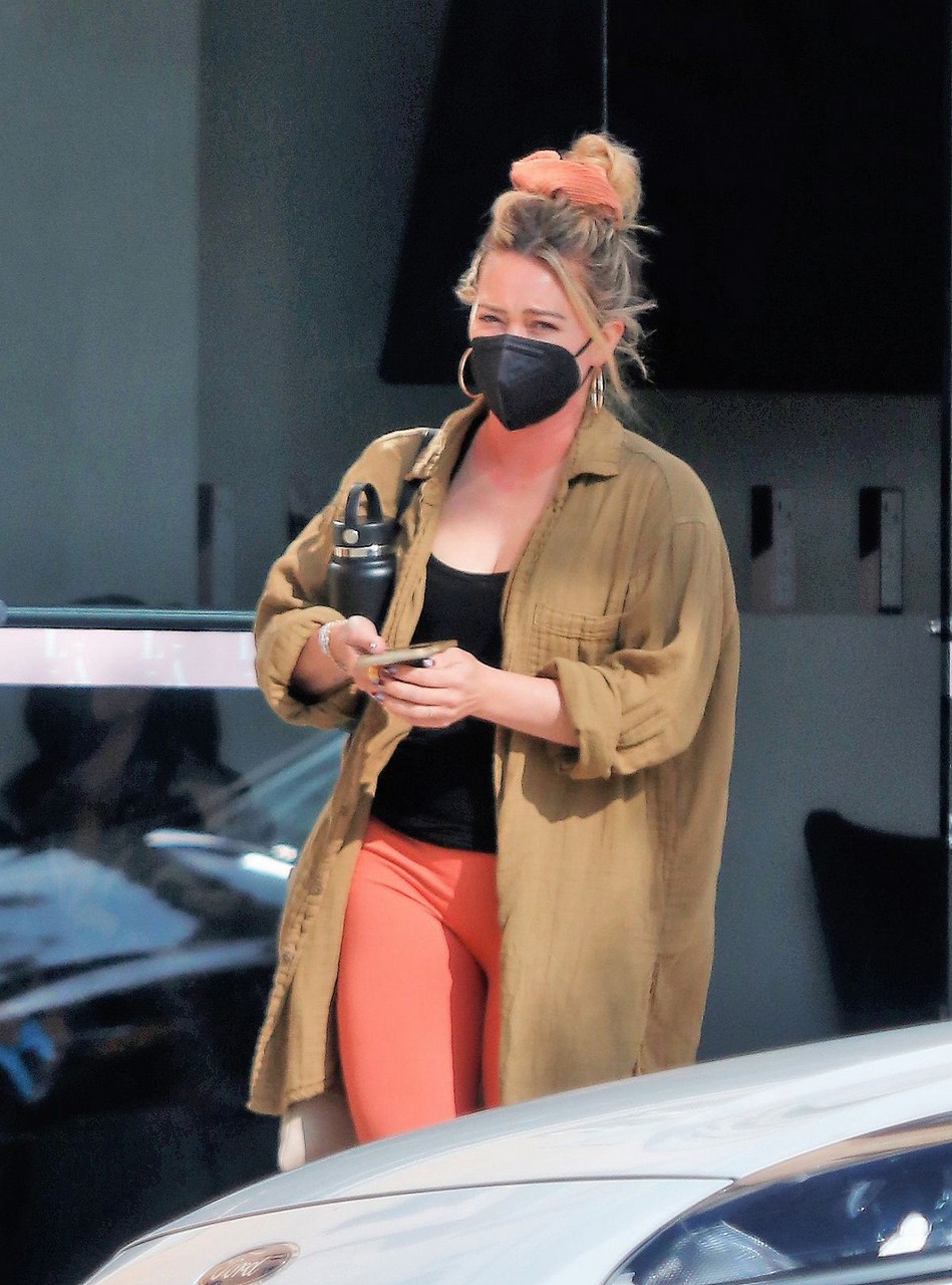 Hilary Duff Leaves Salon Los Angeles