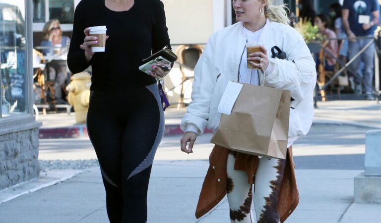 Hilary Duff Out For Coffee Sweet Butter After Workout Session Los Angeles (7 photos)