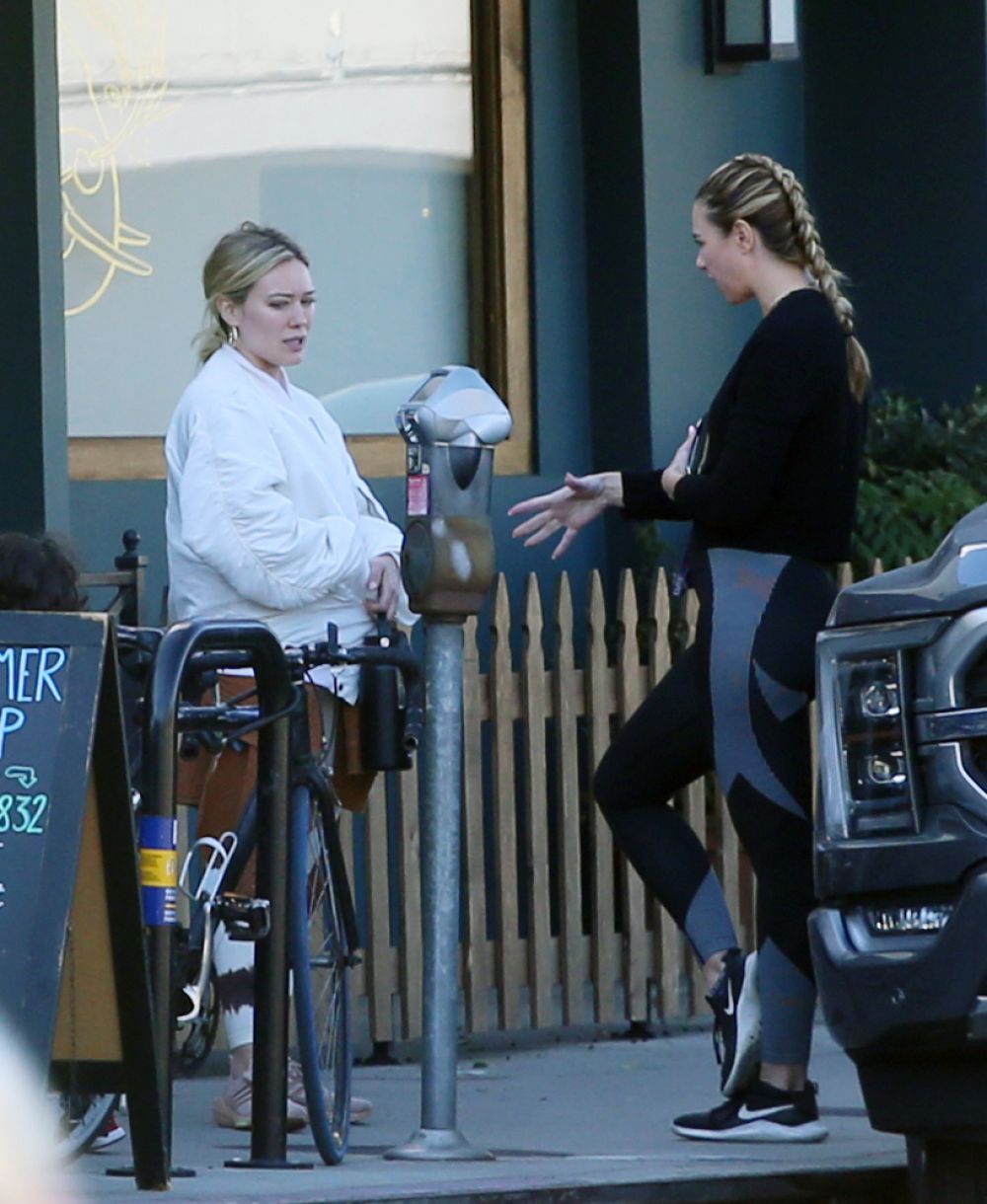 Hilary Duff Out For Coffee Sweet Butter After Workout Session Los Angeles