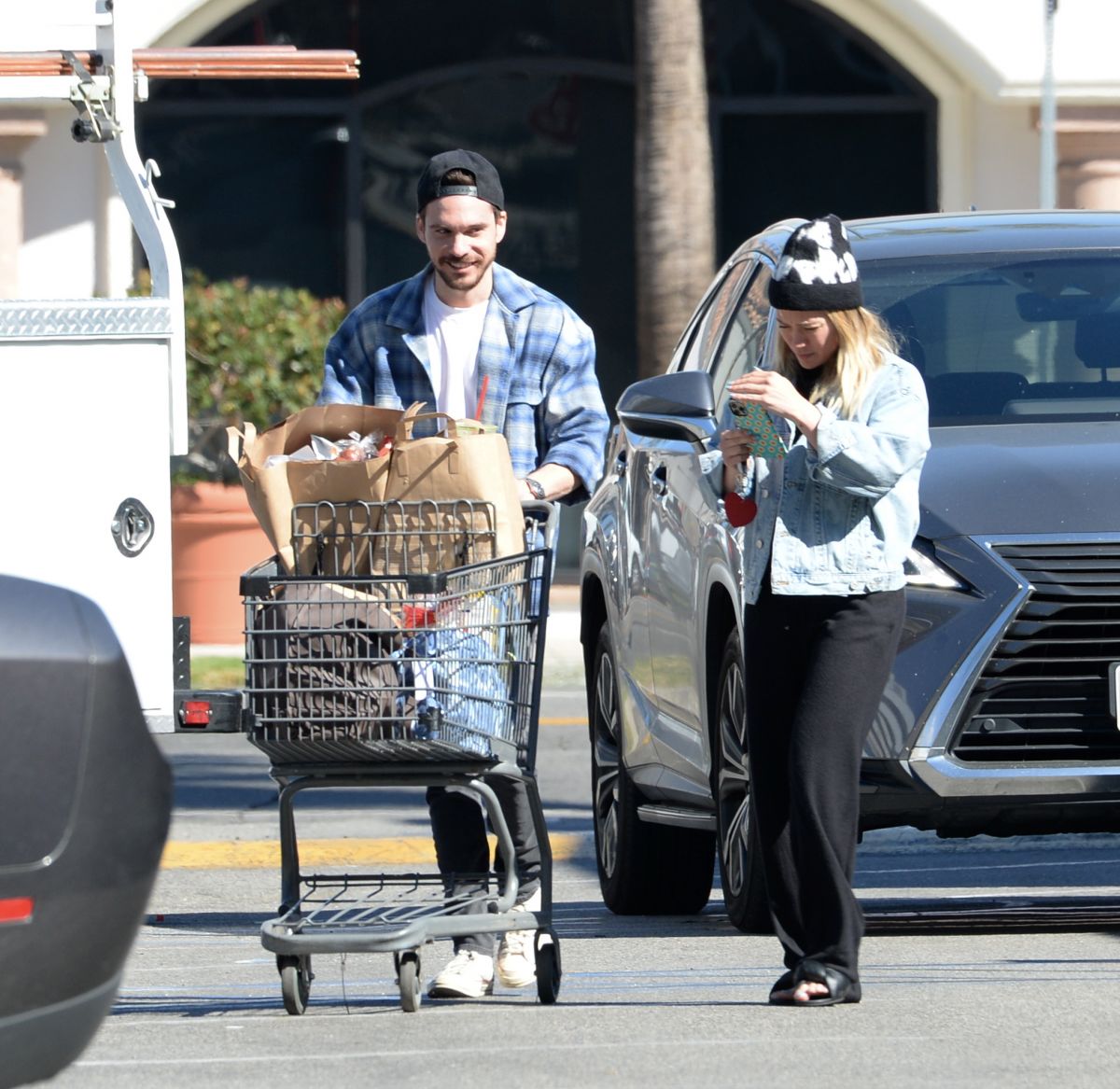 Hilary Duff Out For Grocery Shopping Los Angeles