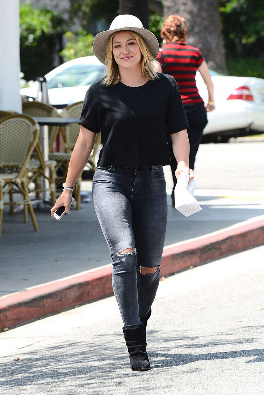 Hilary Duff Out For Lunch La Conversation Cafe