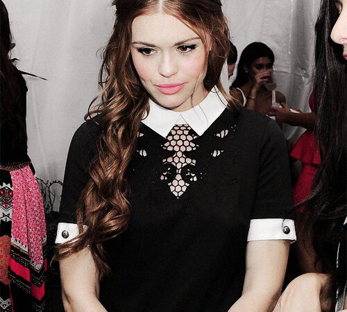 Holland Roden Splash An Exclusive Media (1 photo)