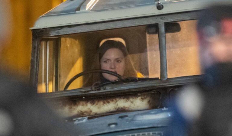 Holliday Grainger On Set Of Troubled Blood London (7 photos)